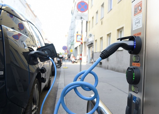 專業制造，品質保證：國內領先汽車充電樁廠家！